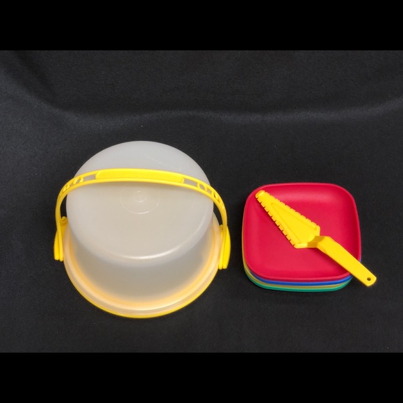 NWOT Tupperware 6 pc Mini Cake Taker Set - Picture 2 of 3